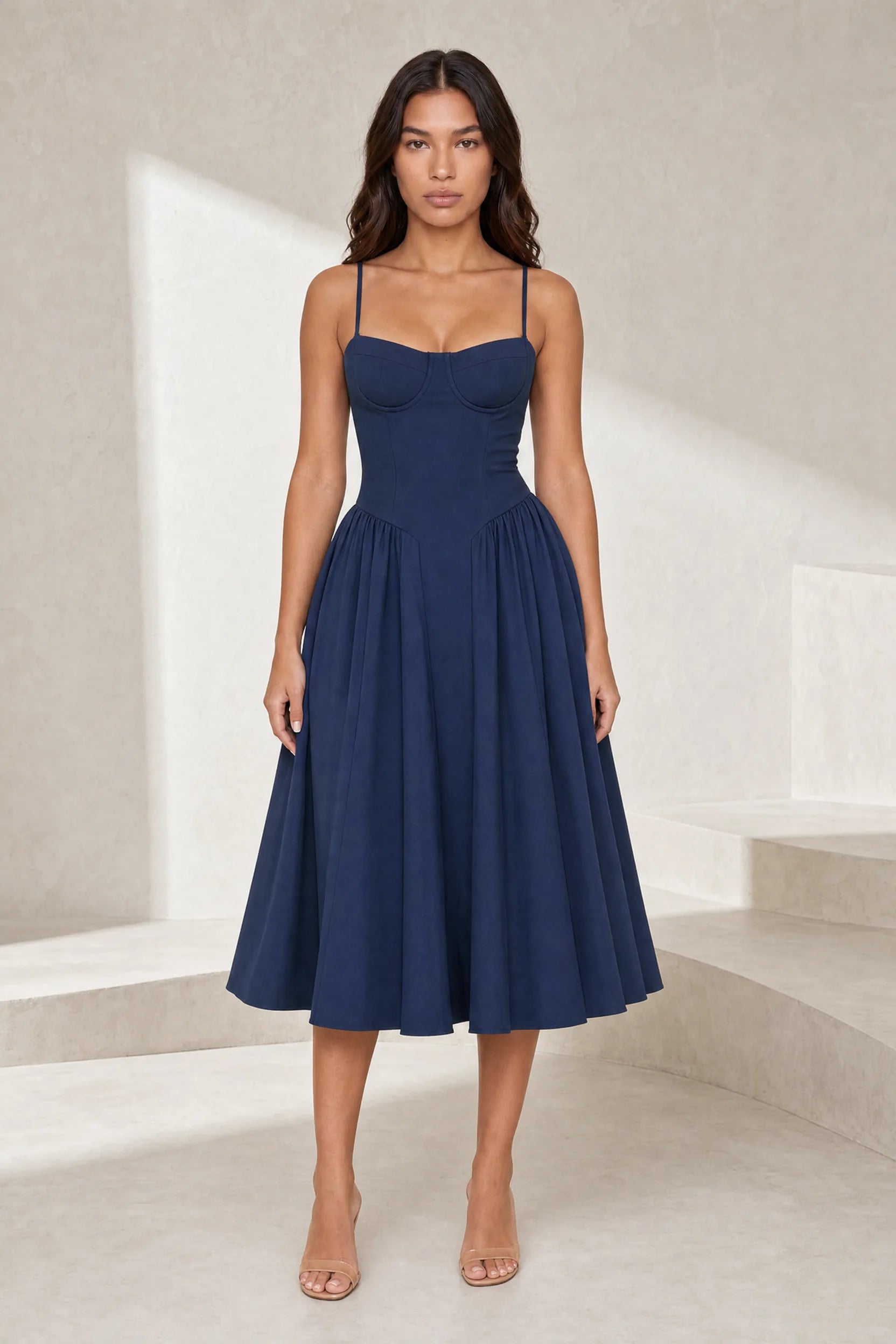 Robe midi à fines bretelles encolure droite | Lounelle Paris