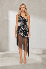 Robe noire asymétrique à franges
