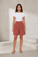 Short plissé taille haute